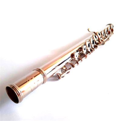 Flauta traversa C con llaves cerradas